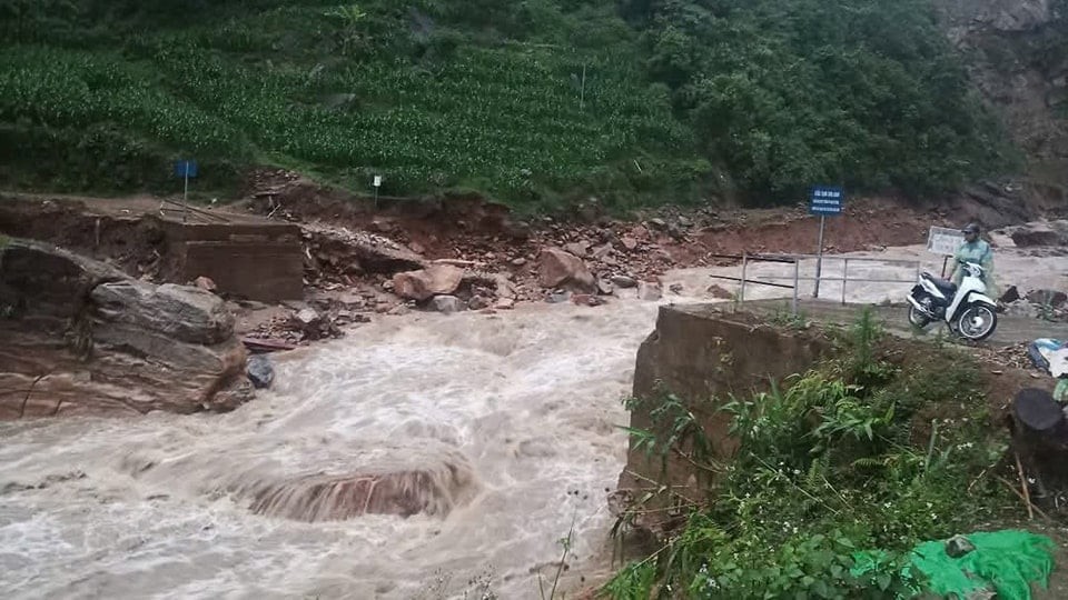 Lũ ống tại Y Tý (Lào Cai): Cầu dân sinh bị cuốn trôi, 3 thôn bị chia cắt