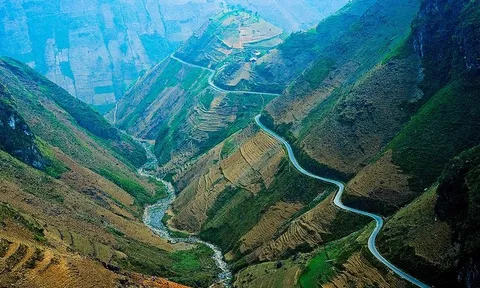 Mã Pí Lèng – cung đèo huyền thoại, nổi tiếng bậc nhất Việt Nam