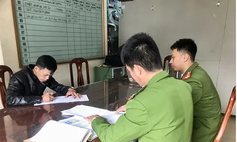 Môi giới và mua bằng lái xe giả qua mạng xã hội, người đàn ông bị khởi tố