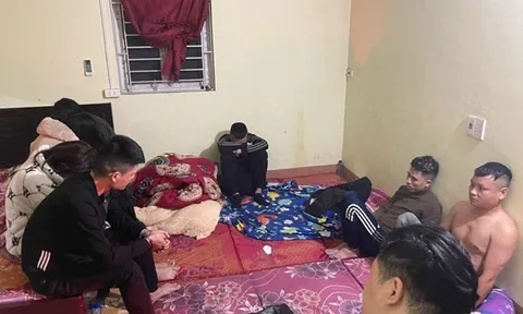 Phát hiện 8 nam nữ phố núi đang “bay lắc” tại phòng trọ