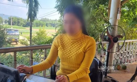 Kỷ luật cô giáo bị nhóm học sinh ném dép ở Tuyên Quang