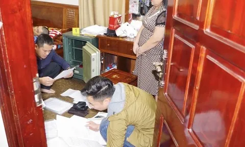 Bắt nhóm nguyên cán bộ dùng sổ đỏ giả lừa đảo hàng chục tỉ đồng từ tín dụng đen