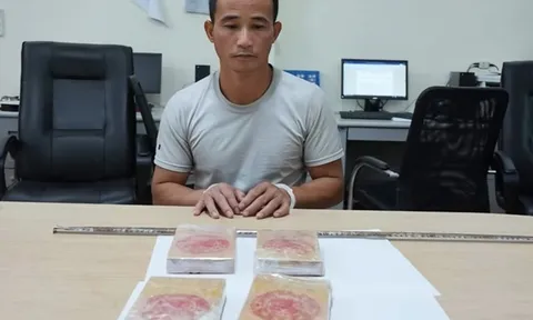 Bắt quả tang đối tượng mang 4 bánh heroin đi bán kiếm lời