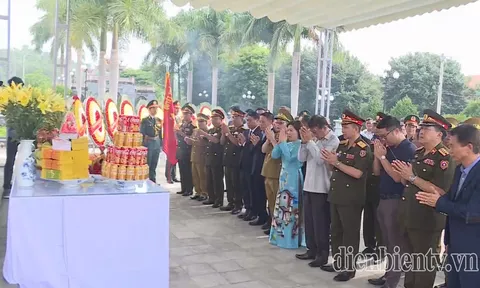 Điện Biên truy điệu và an táng 12 hài cốt liệt sĩ