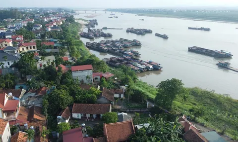 Vụ 19 ngôi nhà nứt toác: Tạm dừng hút cát trên sông Đà