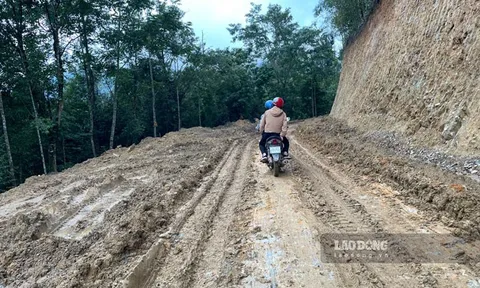 Hơn 2 năm thi công, đường 200 tỉ ở huyện biên giới Lào Cai chưa thể hoàn thành