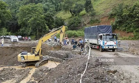 Xe tải, xe khách được lưu thông trên Quốc lộ 12 từ trưa 30.7