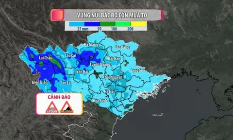 Hòa Bình: 2 người bị sét đánh thương vong