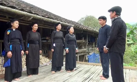 Những người giữ lửa giá trị truyền thống ở miền Tây Bắc