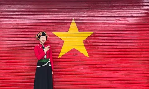 Phong trào "mỗi nóc nhà là một lá cờ Tổ quốc" lan rộng Tây Bắc