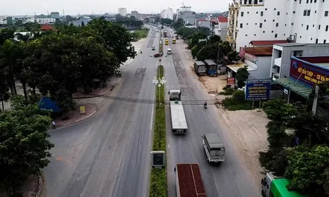 Đường 800 tỉ đồng kết nối Hà Nội - Vĩnh Phúc bong tróc, xuống cấp