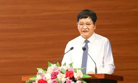 Lần đầu đối thoại giữa Chủ tịch Điện Biên và công nhân lao động