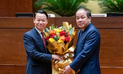 Lãnh đạo tỉnh Yên Bái chúc mừng Bí thư Tỉnh ủy Đỗ Đức Duy được bổ nhiệm làm Bộ trưởng Bộ Tài nguyên và Môi trường