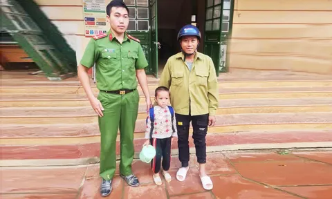 Si Ma Cai: Công an xã giúp cháu bé đi lạc tìm được người thân