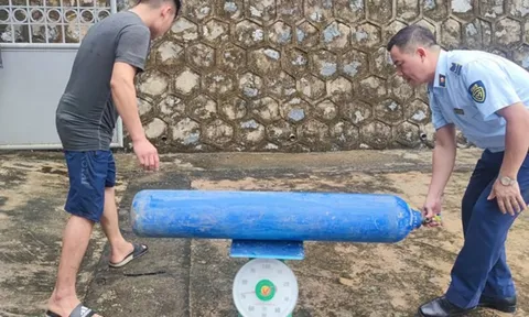 Lào Cai tạm giữ gần 800kg khí cười không rõ nguồn gốc