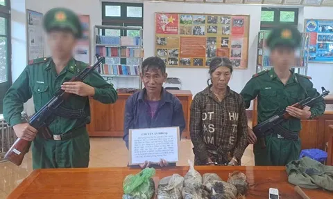 Bắt 2 người nước ngoài mang 10kg thuốc phiện vào Việt Nam