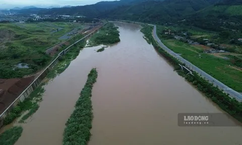 Lũ trên sông Hồng qua Lào Cai đạt mức báo động 1