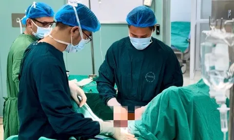 Đắp thuốc lá tại nhà, người đàn ông nguy kịch do mắc hội chứng Fournier