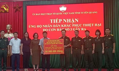 Thăm, tặng quà cán bộ chiến sĩ tỉnh Tuyên Quang, Yên Bái