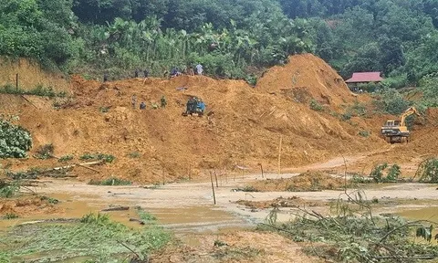 Yên Bái: Lời kể của người cứu 3 bà cháu thoát chết trong vụ sạt lở đất thôn Làng Át