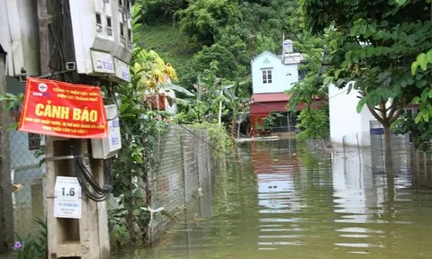 Sơn La huy động hơn 500 người giúp bản ngập úng Phiêng Nghè