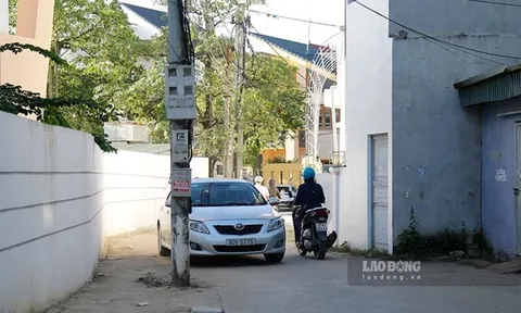 Cột điện án ngữ giữa đường tại Điện Biên gây bức xúc