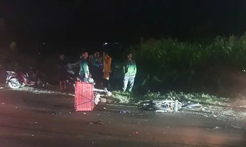 Cơ quan chức năng đang làm rõ nguyên nhân xảy ra vụ tai nạn liên hoàn trên quốc lộ 6 (Sơn La) khiến 2 người tử vong, 1 người bị thương.