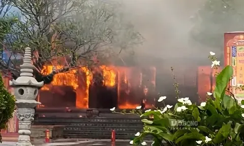 Cháy lớn tại chùa Phổ Quang ở Phú Thọ