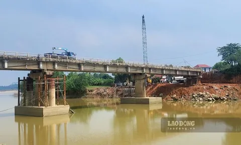 Cầu gần 30 năm tuổi ở Phú Thọ liên tục cấm xe vì sửa chữa