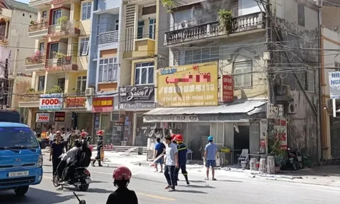 Quán phở ở thành phố Hà Giang bốc cháy ngùn ngụt