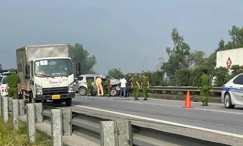 4 ô tô va chạm liên hoàn trên cao tốc Nội Bài - Lào Cai