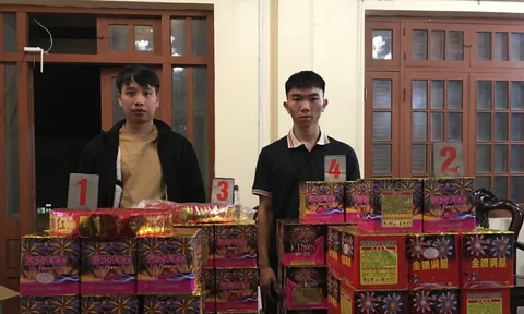 Công an Bắc Kạn bắt 2 đối tượng vận chuyển hơn 100kg pháo lậu