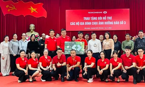 Trao hỗ trợ hơn 600 triệu đồng cho vùng lũ Yên Bái