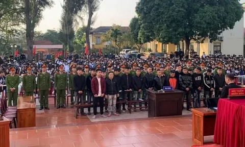 Phú Thọ xét xử lưu động 20 bị cáo vụ đánh nhau và phá xe ôtô