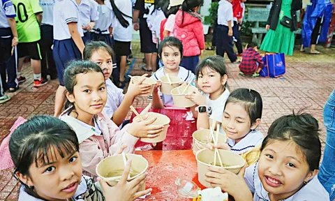 Ngày của phở mang 'Phở yêu thương' đến với Làng Nủ