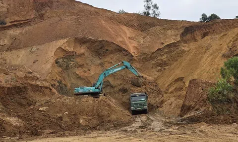 Chợ Đồn (Bắc Kạn): Lập biên bản Công ty Thành Quý khai thác đất trái phép!