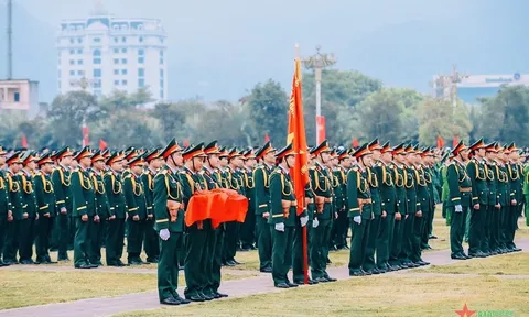 Lai Châu: Thiêng liêng Lễ chào cờ đầu năm mới 2025