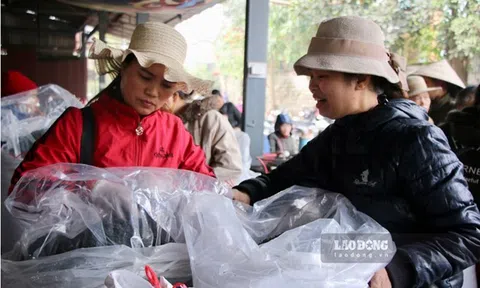 Nhộn nhịp phiên chợ chè lớn nhất Thái Nguyên dịp cận Tết