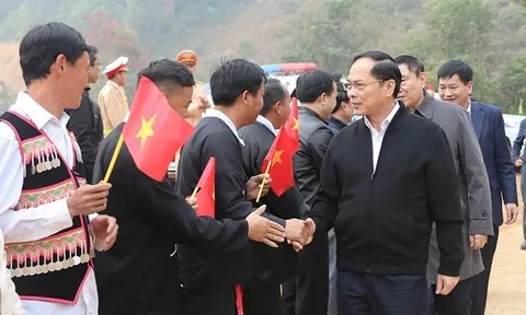 Phó Thủ tướng Bùi Thanh Sơn dự lễ đóng điện tại Điện Biên