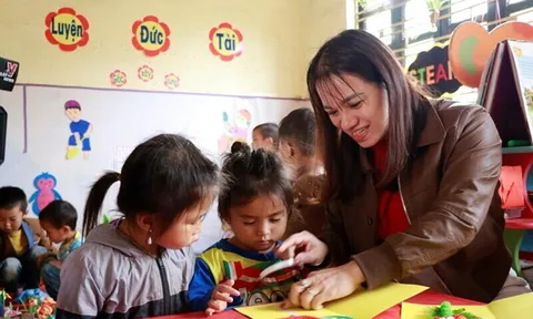 Yên Bái dù còn khó khăn vẫn đi đầu trong miễn học phí