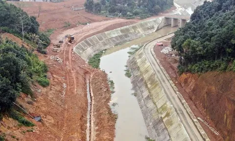 Nhiều dấu hiệu kém chất lượng tại dự án kè chống lũ ở Yên Bái