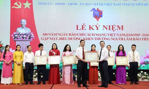 Tuyên Quang gặp mặt, biểu dương, khen thưởng người làm báo tiêu biểu