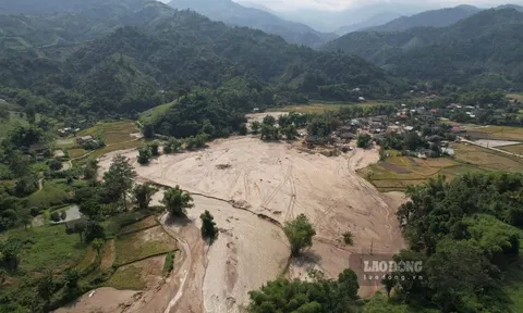 Vì sao muốn mà chưa đấu giá mỏ cát chiếm làng sau bão để hỗ trợ bà con?
