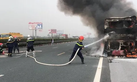 Xe khách tháo giường chở hàng tiếp tục vi phạm, bất chấp nguy cơ cháy nổ