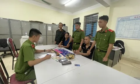 Sơn La: Bắt 2 đối tượng vận chuyển ma túy mang theo súng đã lên đạn