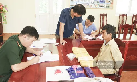 Bắt giữ đối tượng đang vận chuyển lượng lớn ma túy vào Việt Nam