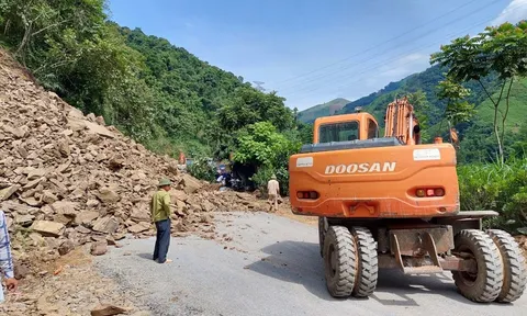 Sạt lở gây ùn tắc giao thông trên Quốc lộ 37 qua Sơn La
