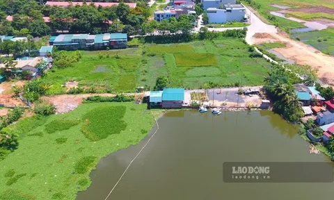 Cận cảnh hồ nước giữa lòng thành phố Hòa Bình bị lấn chiếm