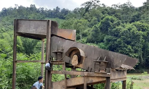 Cao Bằng: Nhóm đối tượng ngang nhiên khai thác vàng trái phép
