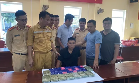 Bắt đối tượng vận chuyển thuê ma túy trên cao tốc Nội Bài - Lào Cai